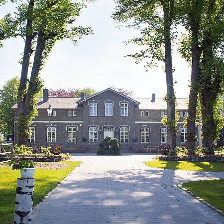 Herrenhaus Gut Neuruppersdorf Timmendorfer Strand Exterior photo