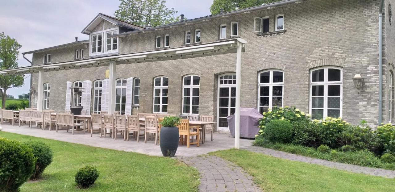 Herrenhaus Gut Neuruppersdorf Timmendorfer Strand Exterior photo